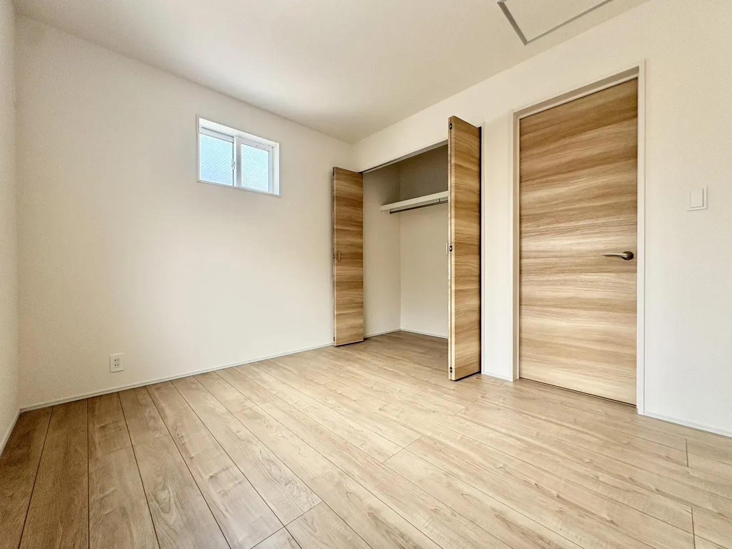 快適な居住性を備えたゆとりの洋室