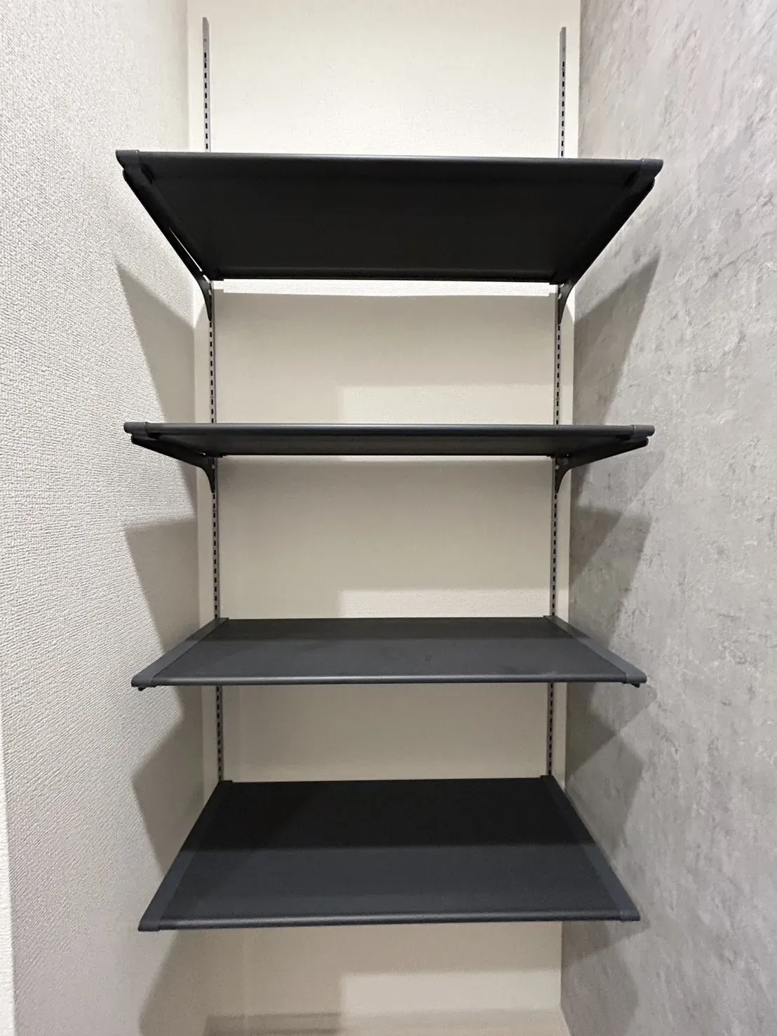 土間収納　可動棚