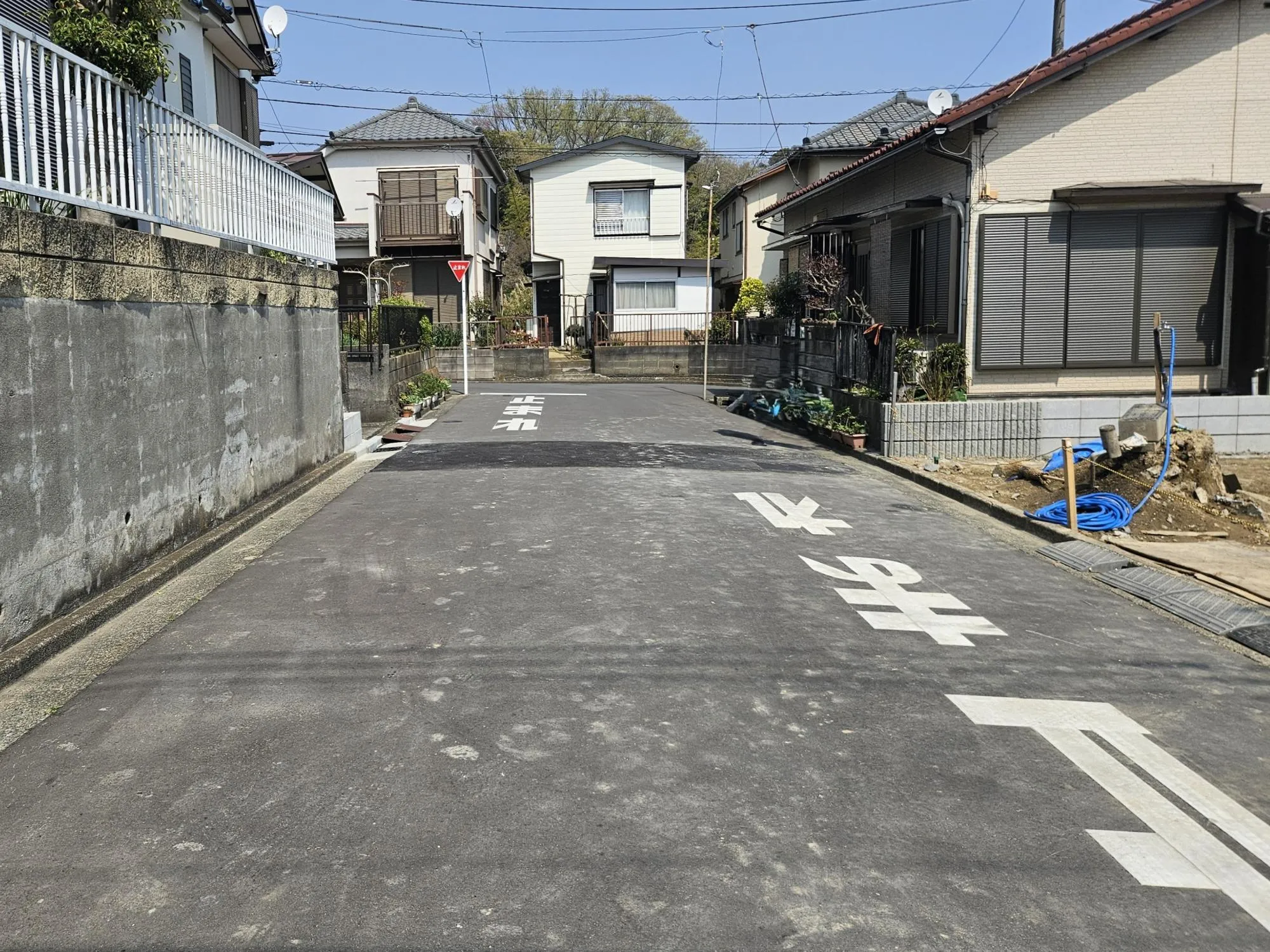 前面道路(北西側約5.8m公道)