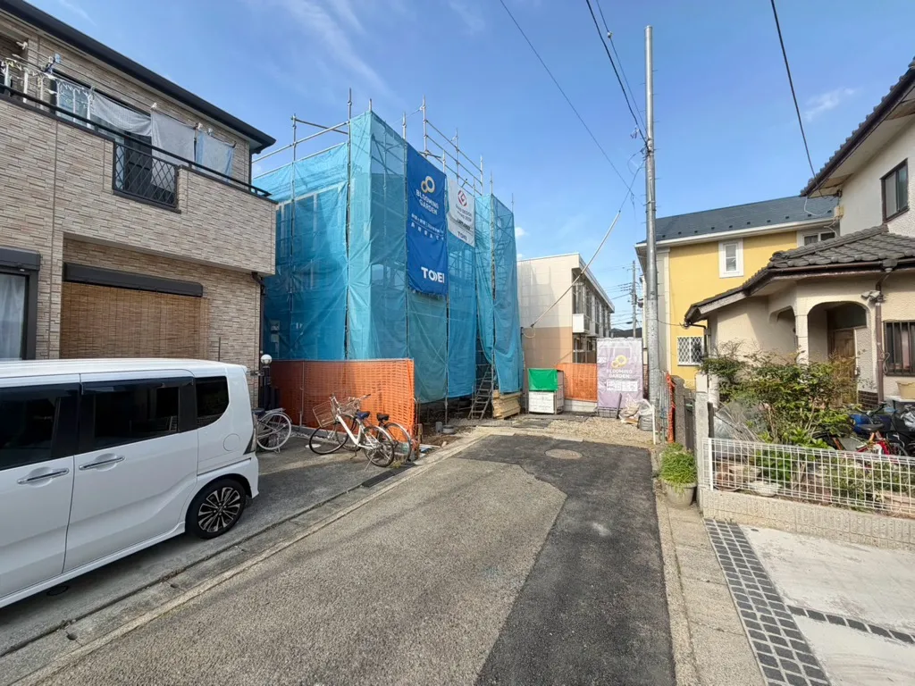 南側に駐車場がありますので日当たりが良いです。