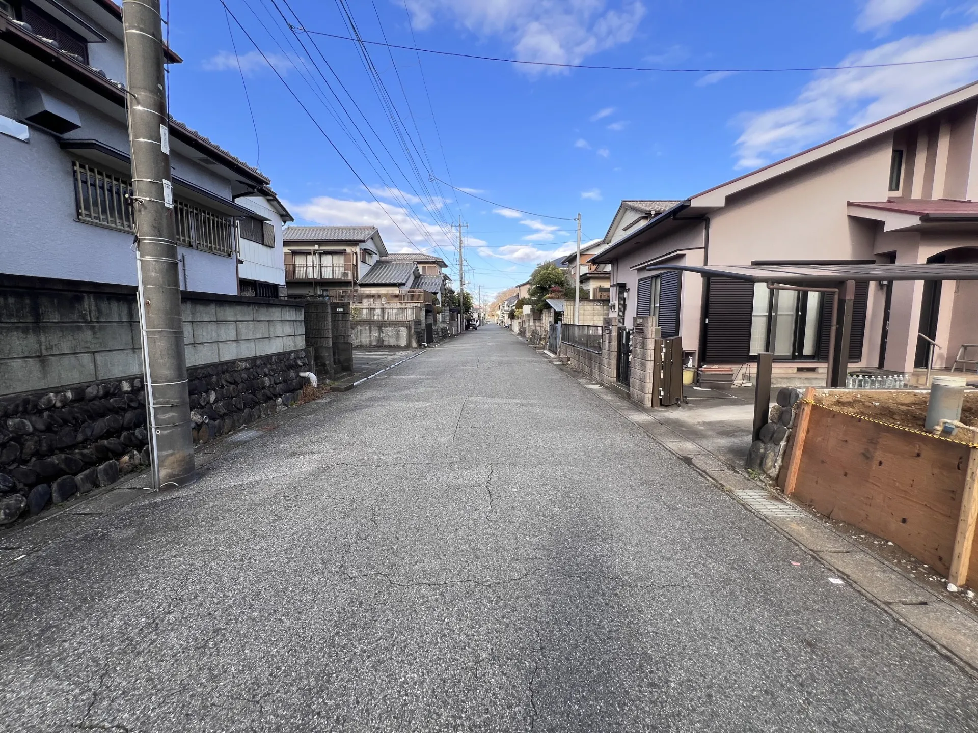 【2025.12.22　販売現地・前面道路】