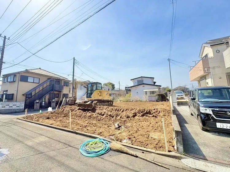 【外観】
全棟敷地面積109㎡越えの新たな分譲地です。また、東栄住宅では植栽等を設置しており緑豊かで癒しのある環境を演出する外観を目指しております。