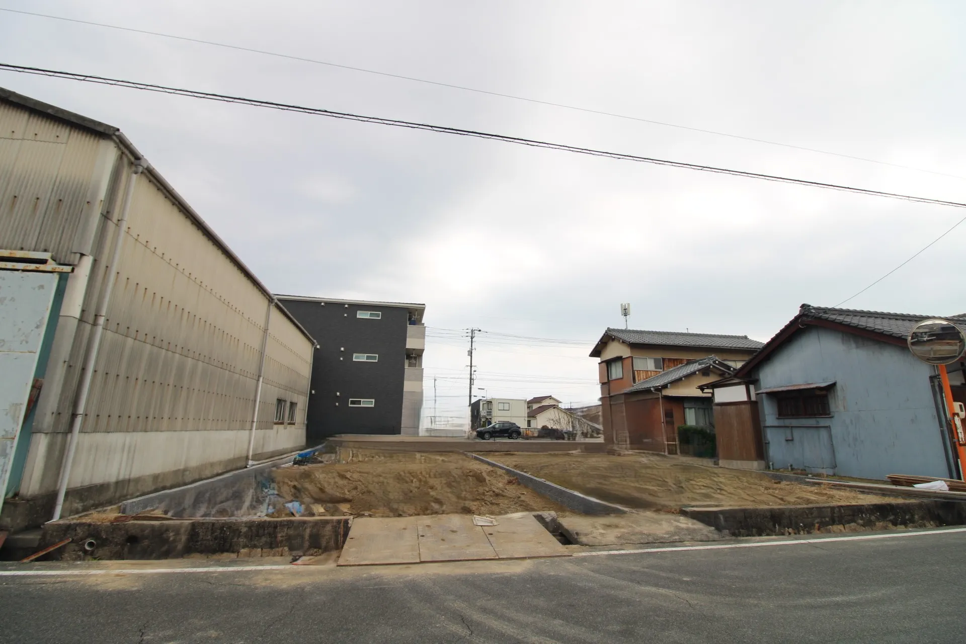 前面道路から見た宅地