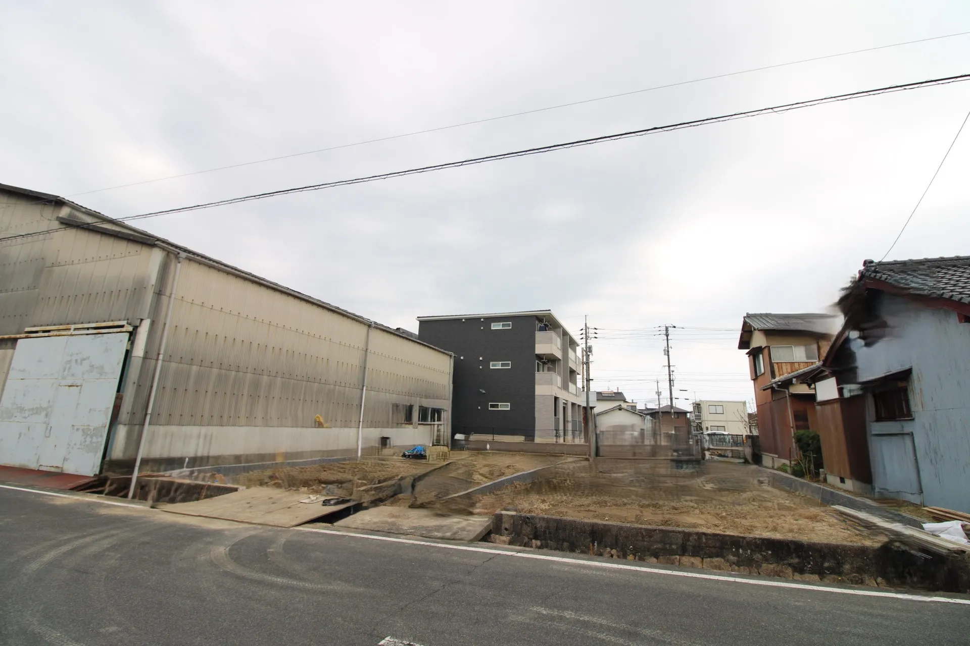 前面道路から見た宅地
