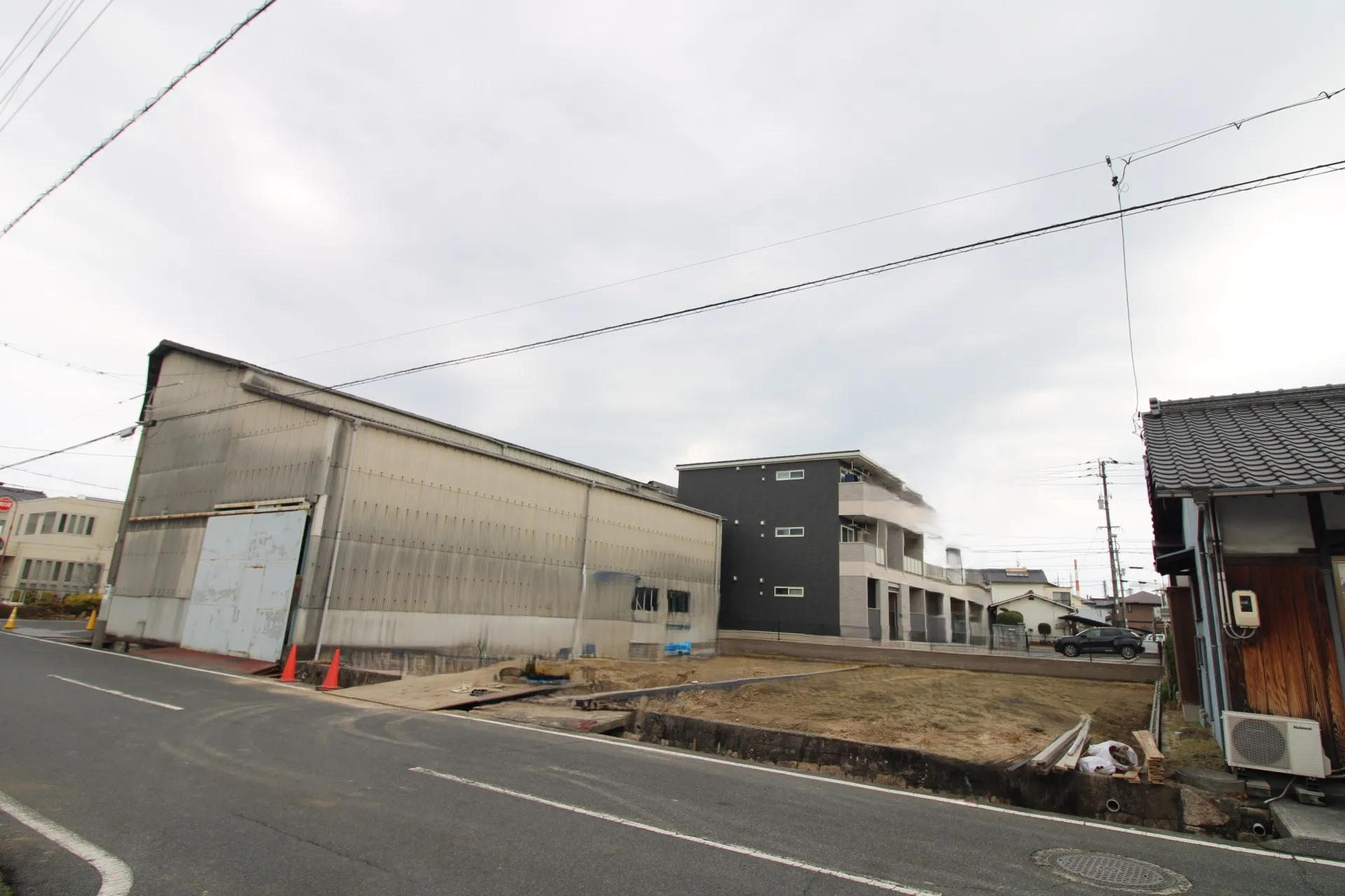前面道路から見た宅地