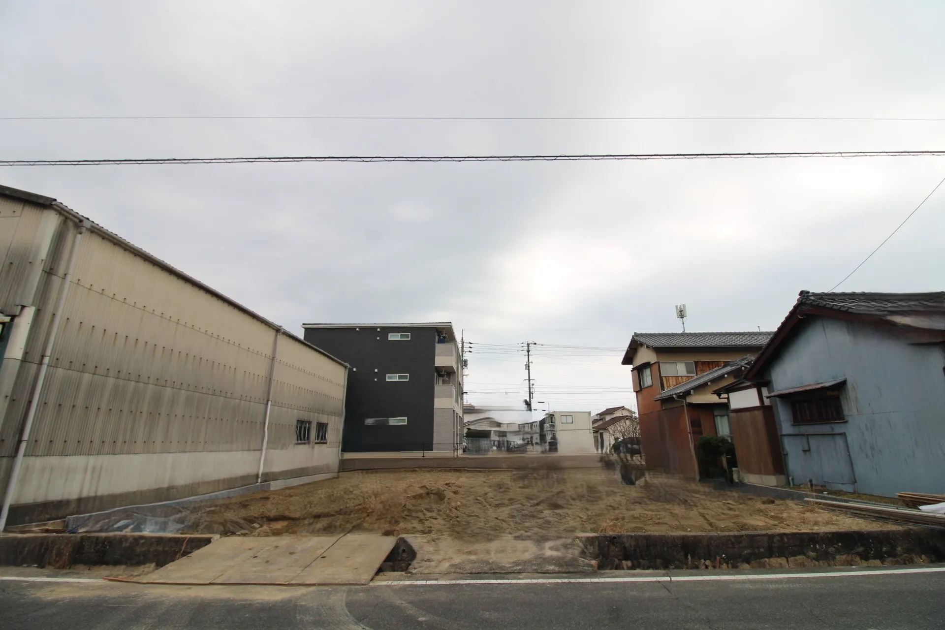 前面道路から見た宅地