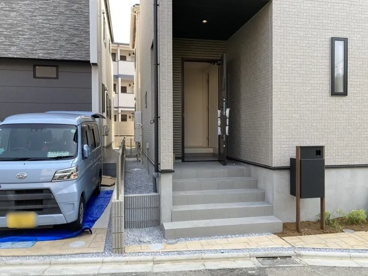 玄関アプローチも整っており、毎日の出入りも気持ちよく行えそうです!