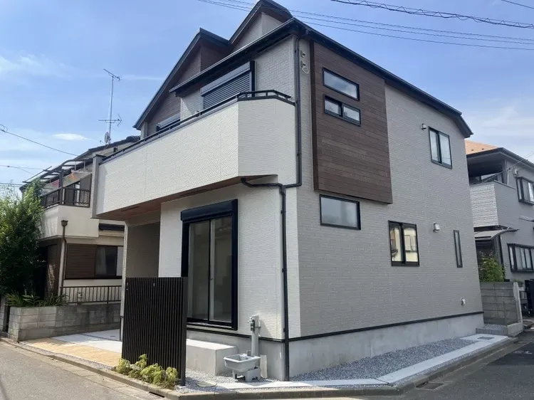 【外観】堂々とした佇まいが目を引く住まいです♪