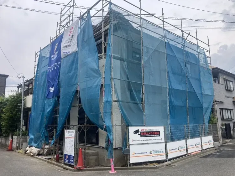 ただいま建築中!完成後はきれでおしゃれな外観の住まいが誕生予定です☆