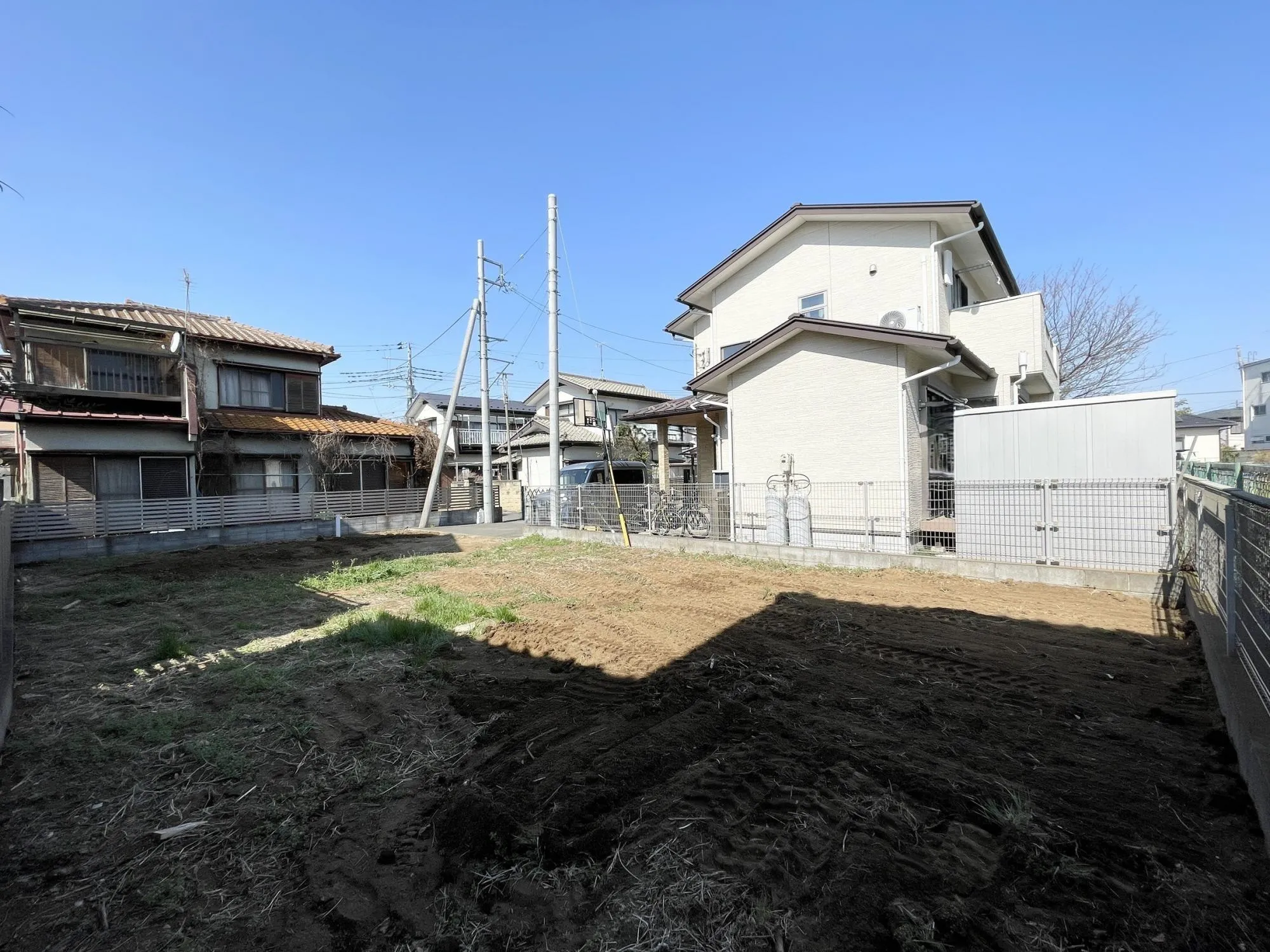 【外観写真】落ち着いた印象の外観デザインを採用。広々LDK19帖以上・全居室収納付き「3(4)LDK・WIC・カースペース2台」のゆとりある間取り♪収納も充実し、すっきりした暮らしが叶います!