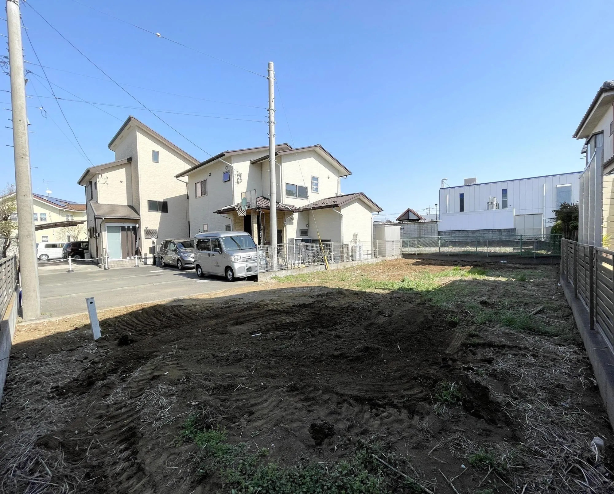 【外観写真】制震ダンパーを搭載した、地震に強い住まいです。地震の揺れを吸収し、建物へのダメージを軽減してくれる特徴があります。
