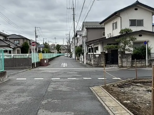 現地前面道路写真(2026年5月撮影)