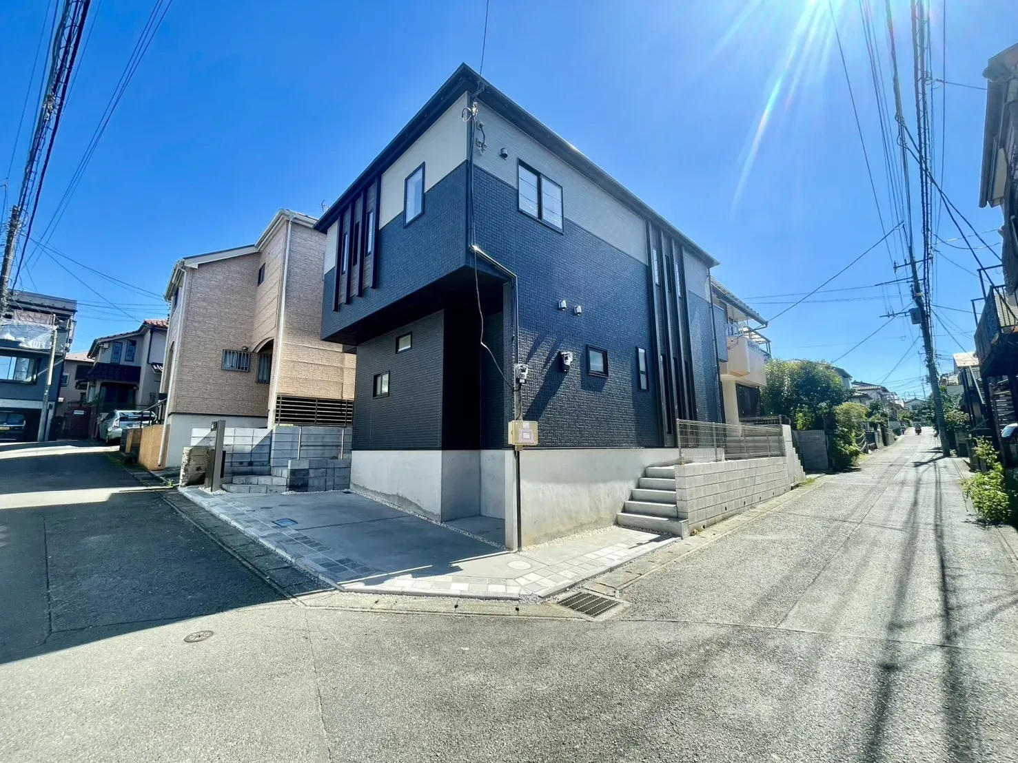 『二方向道路に面した角地』