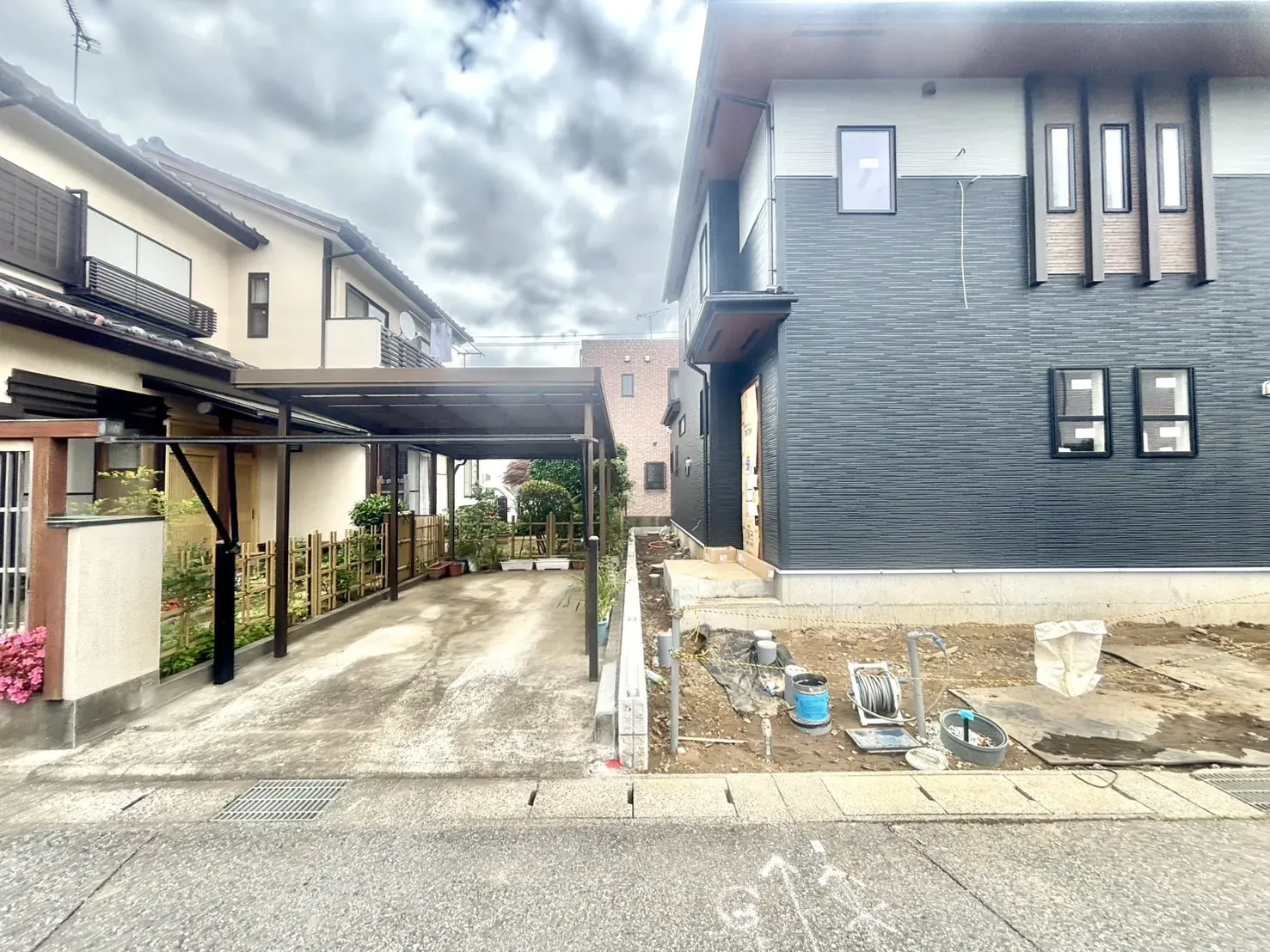前面道路含む現地写真(5.25撮影)