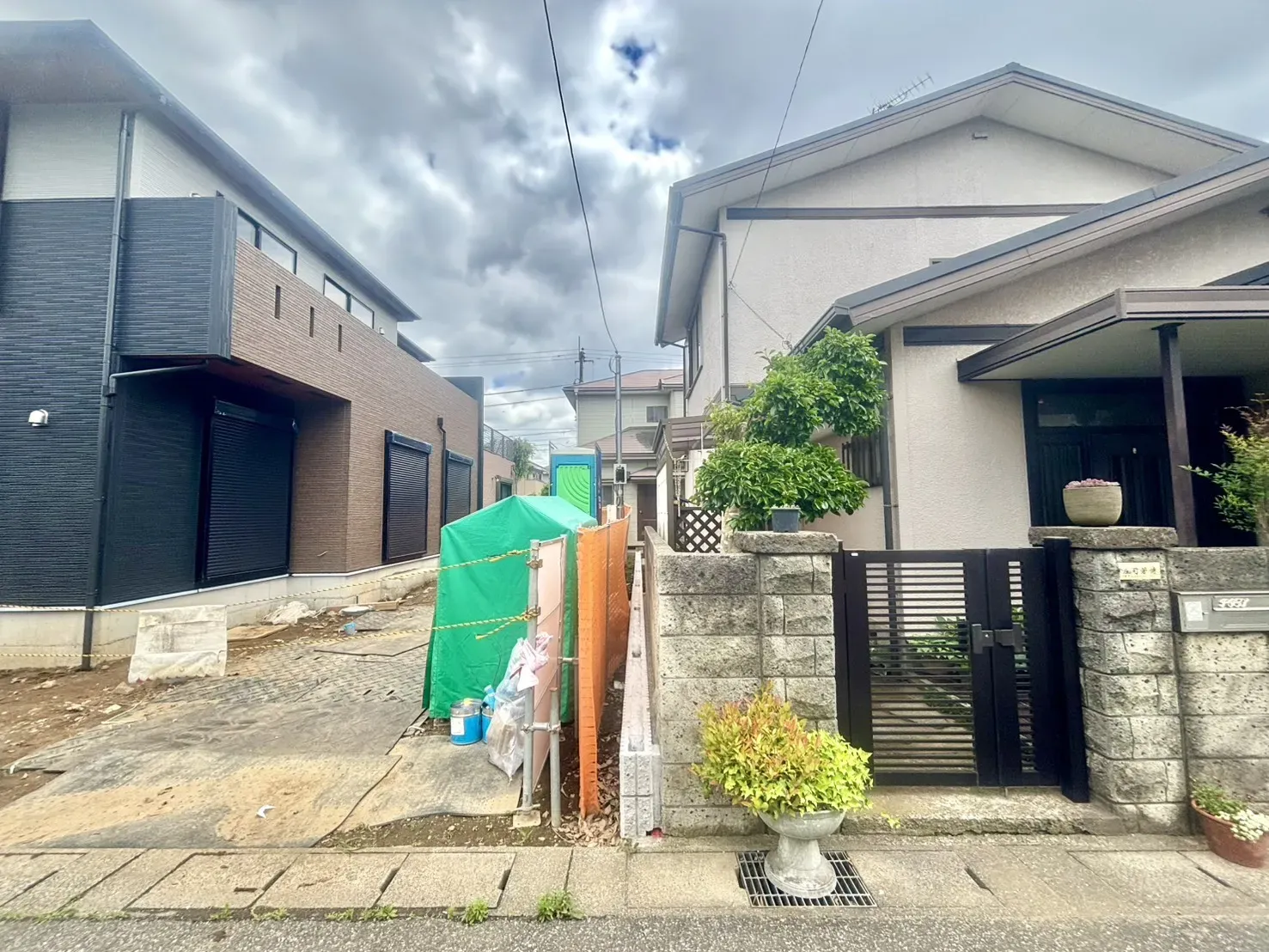 前面道路含む現地写真(5.25撮影)
