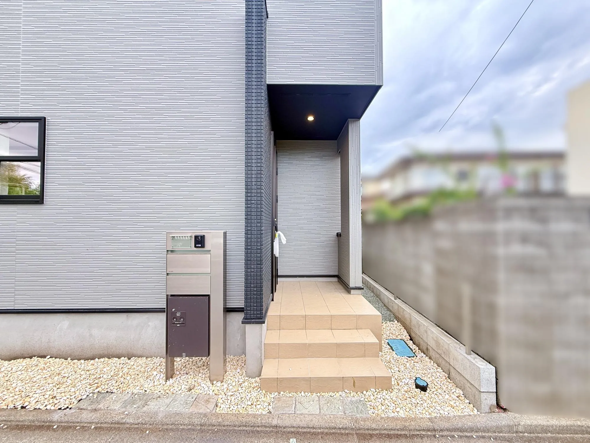 2号棟　玄関