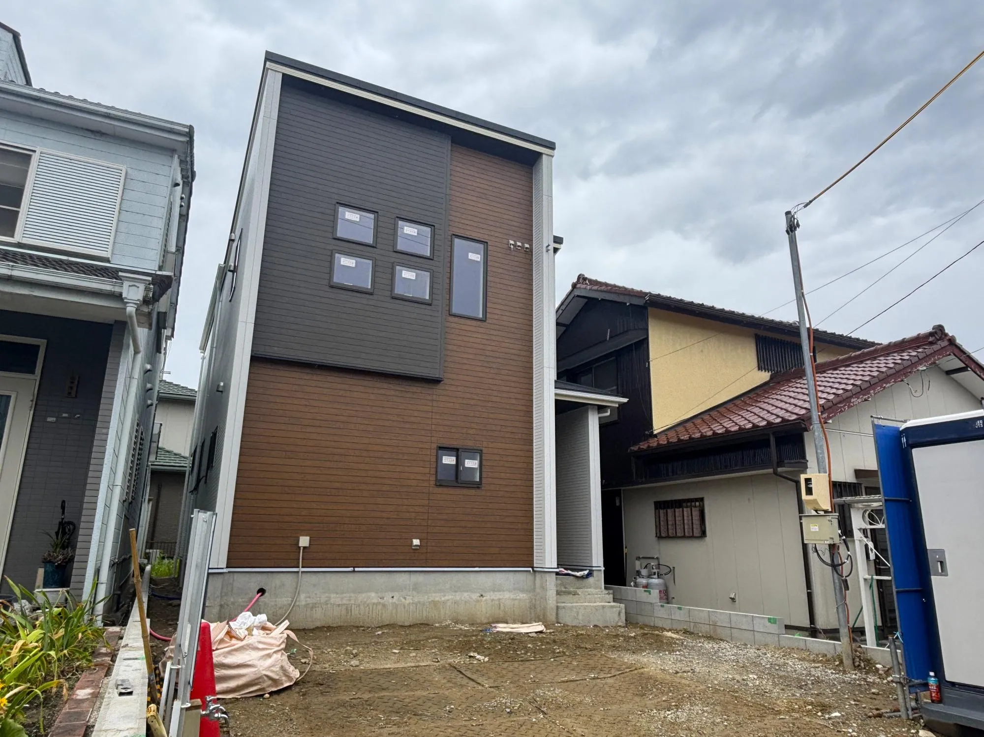 名鉄尾西線「日比野」駅まで徒歩20分。