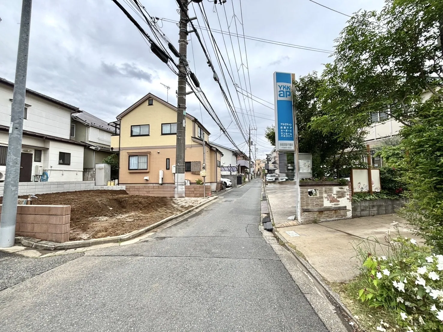 現地前面道路(2026.4撮影)