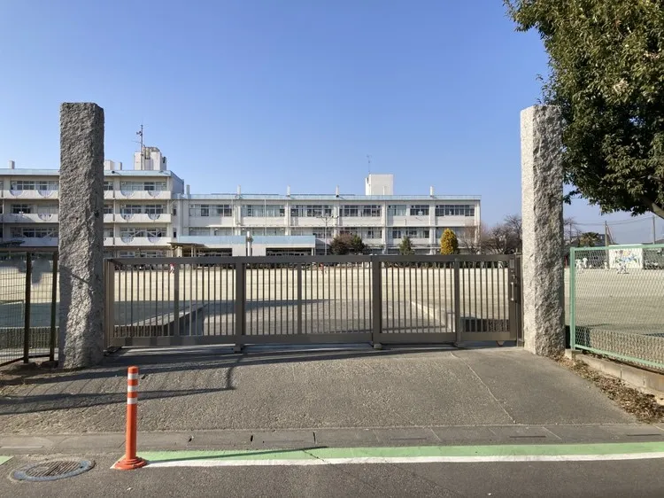 春岡小学校