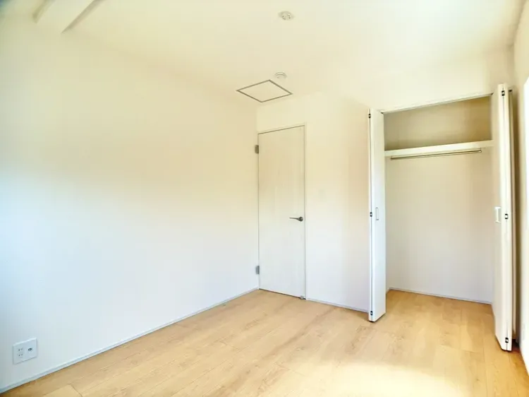 【洋室】　5.25帖