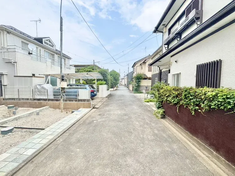【前面道路】
公道:幅員約4m
南道路で日当たりも良好な立地です!