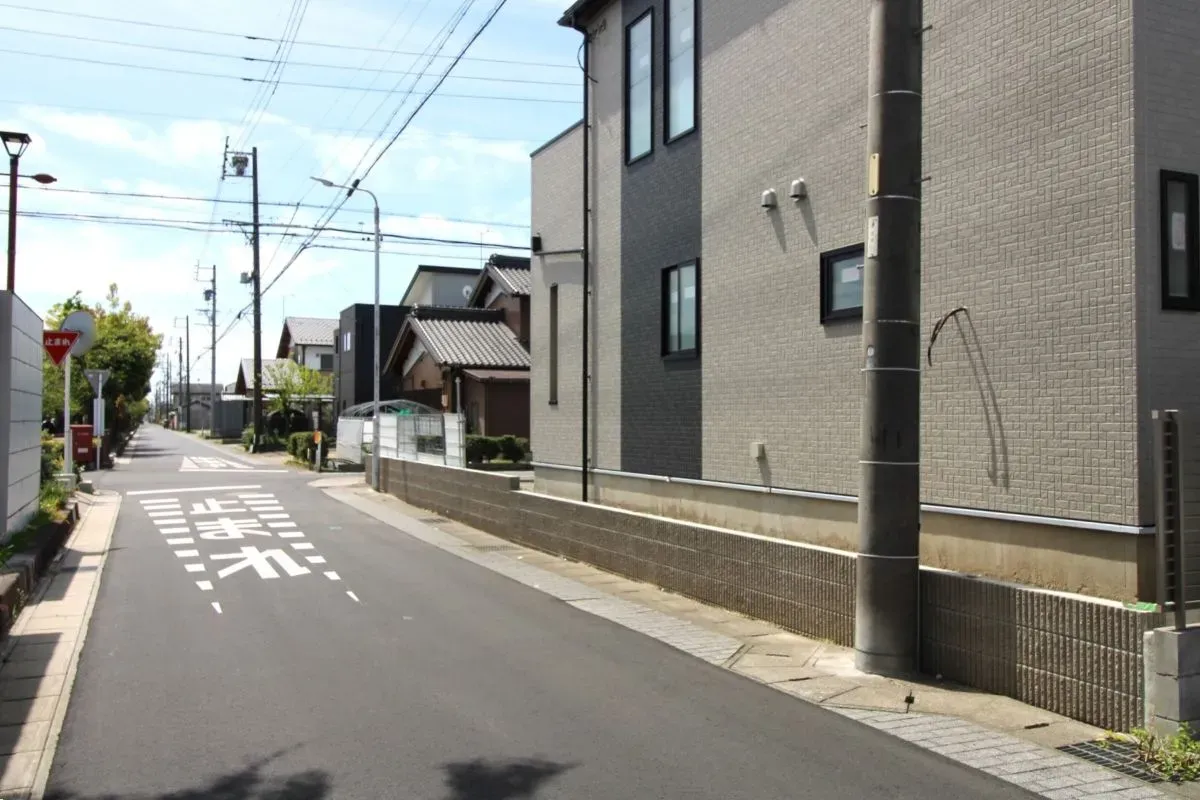 4月12日撮影　東側道路(北→南)