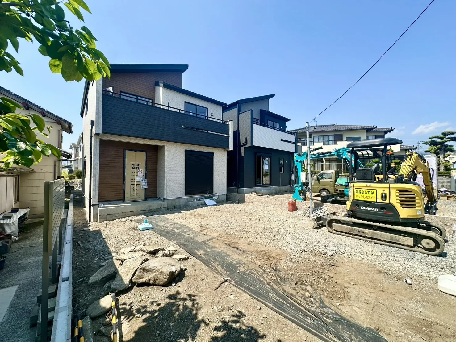 現地写真(5/18撮影)(左から1.2号棟)