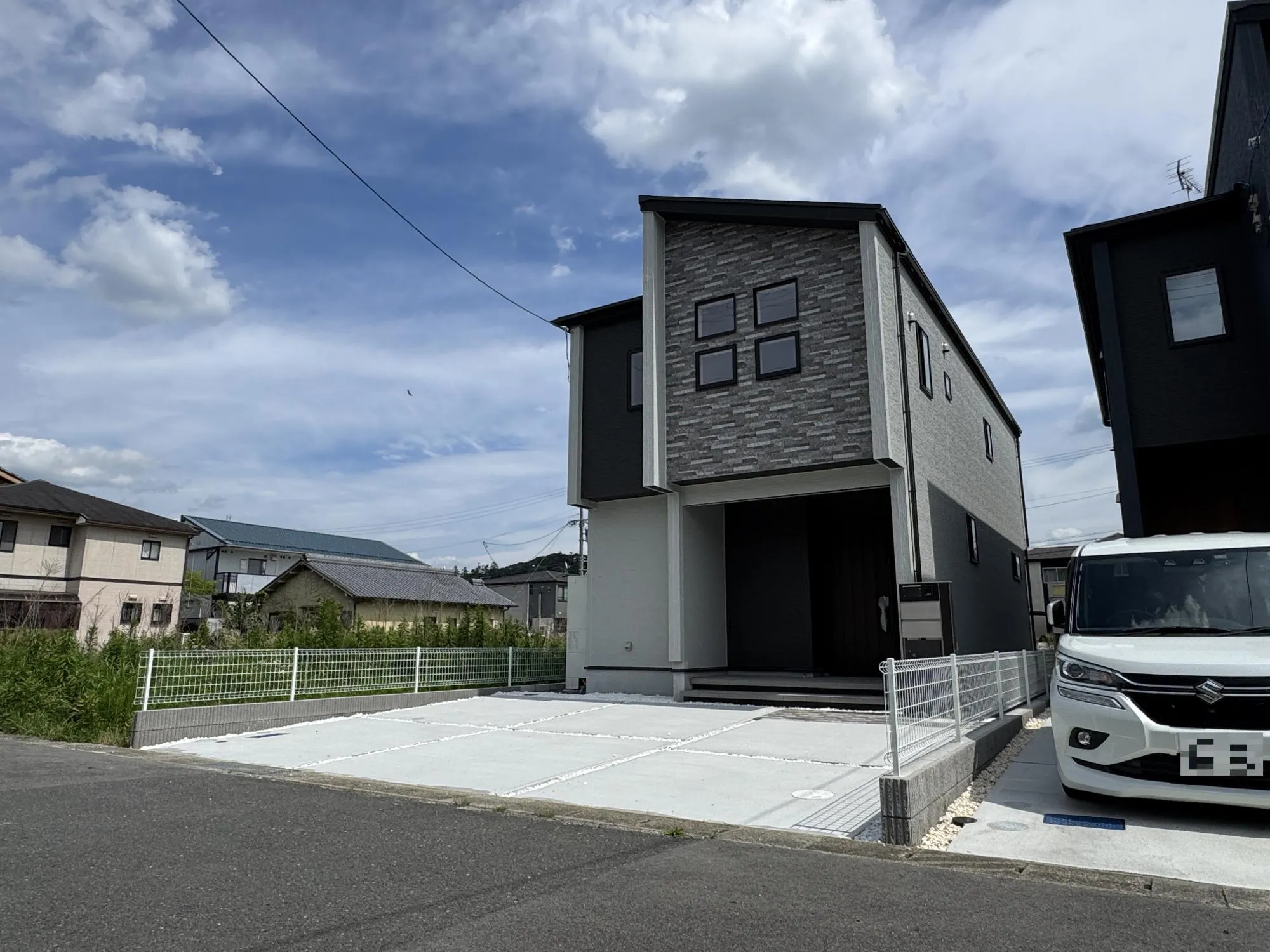 【①号棟外観】