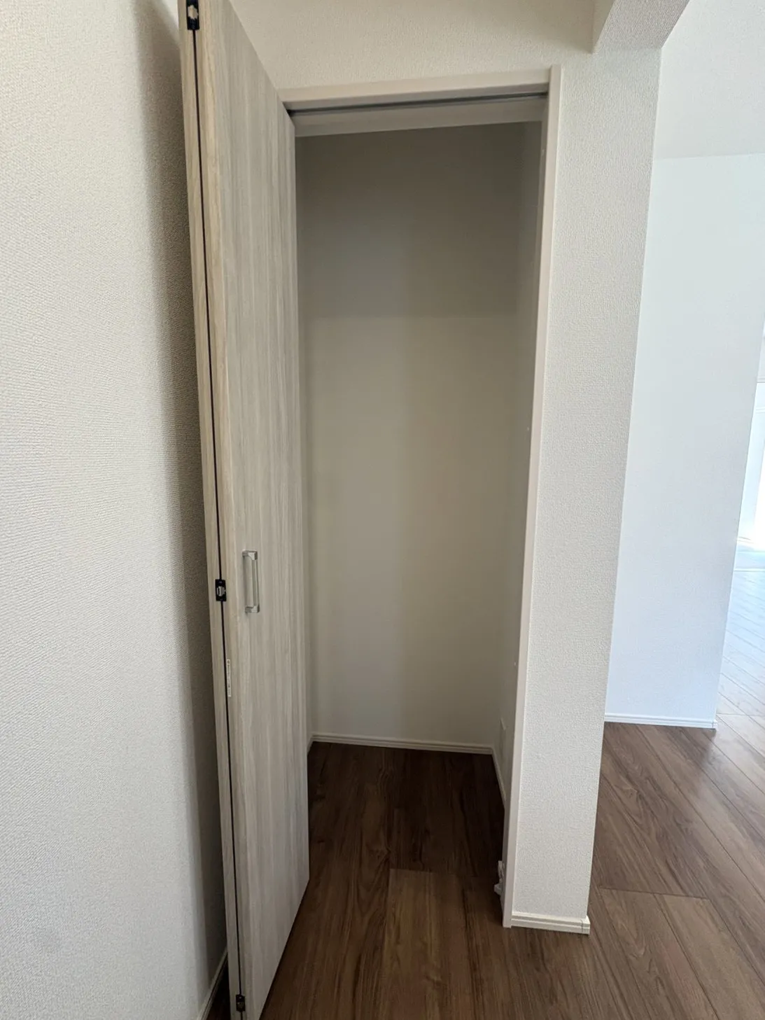 【2号棟パントリー収納】