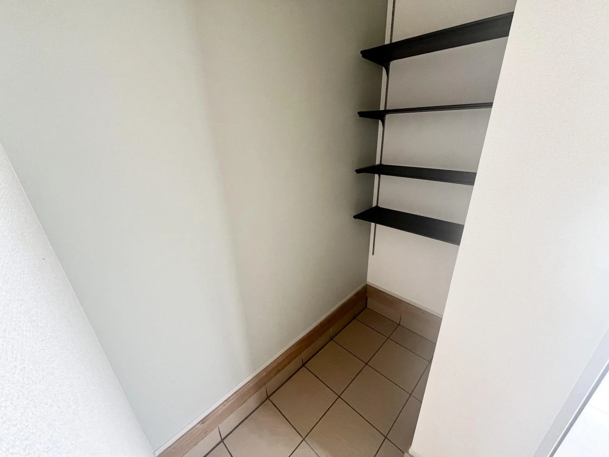 ベビーカーやゴルフバック等使い方色々土間収納