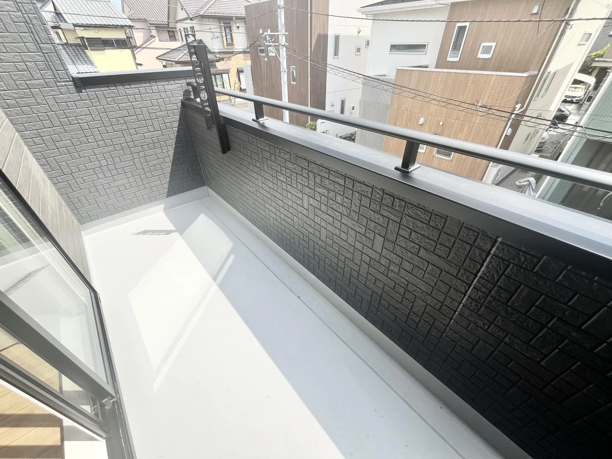 陽光差し込む南面バルコニー