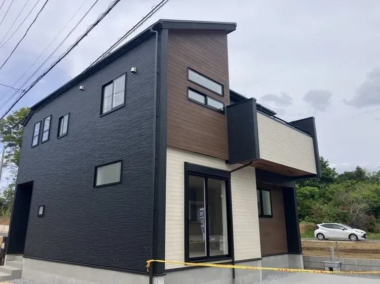 建物まわりの外構も整っており、明るくきれいな印象です☆					

