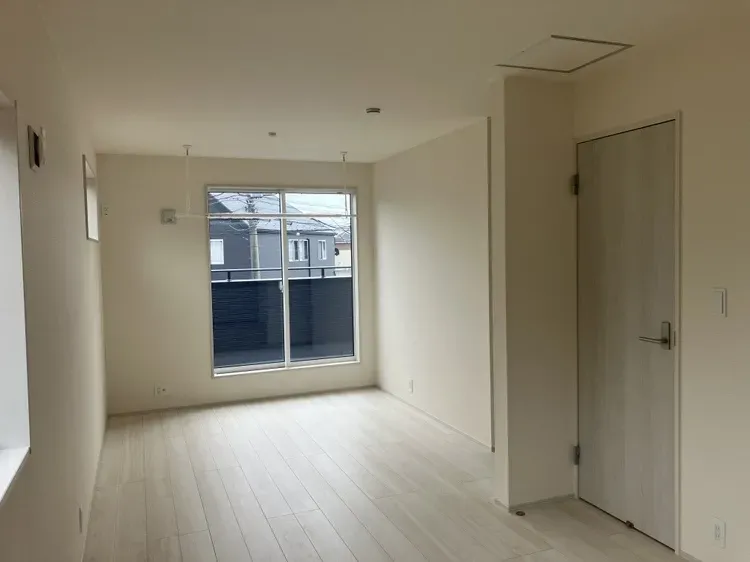 南側に面しているお部屋はご覧の陽当りです!とても暖かいお部屋ですよ!		
