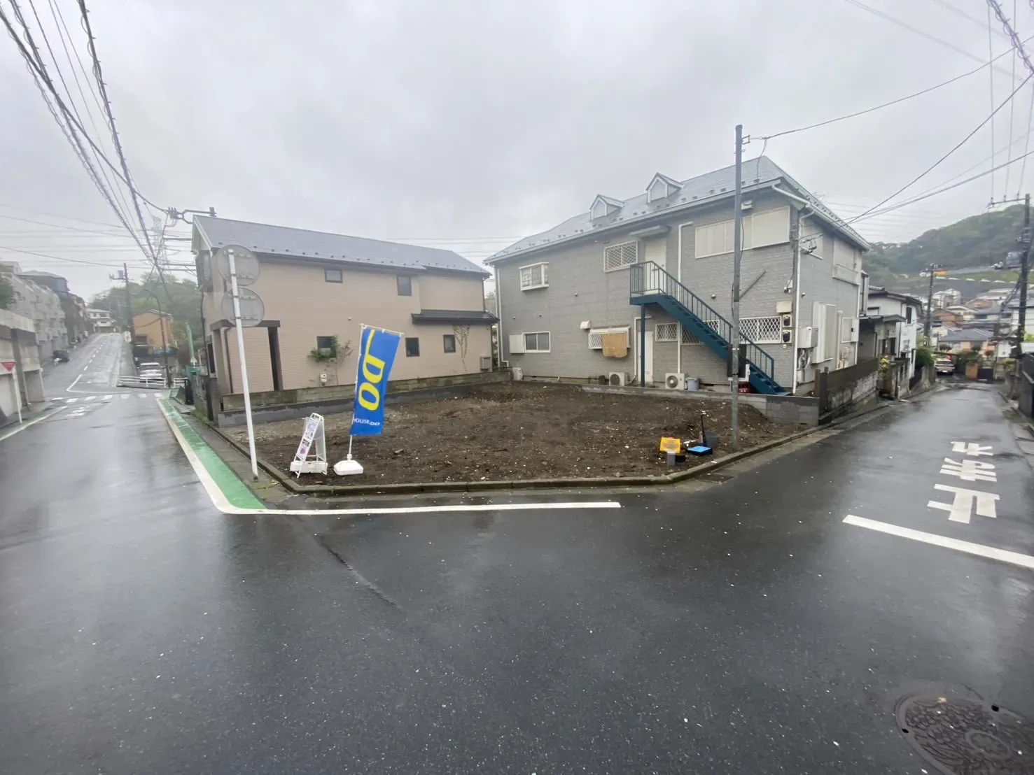 販売現地