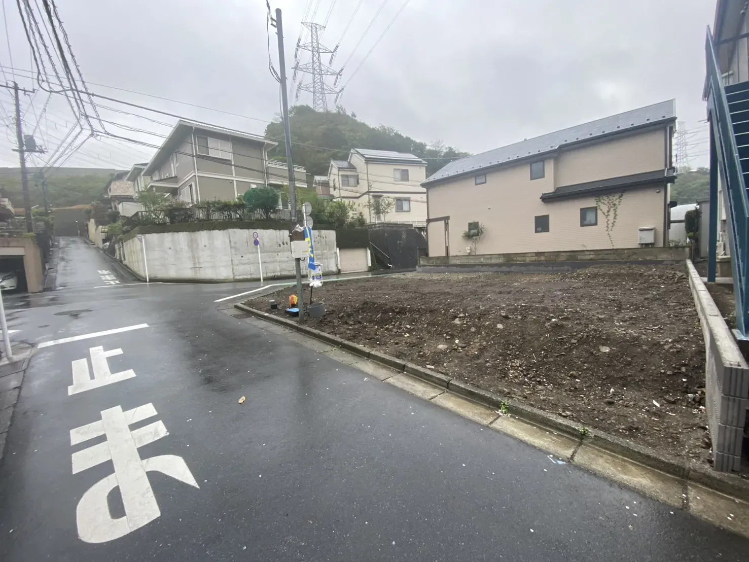販売現地