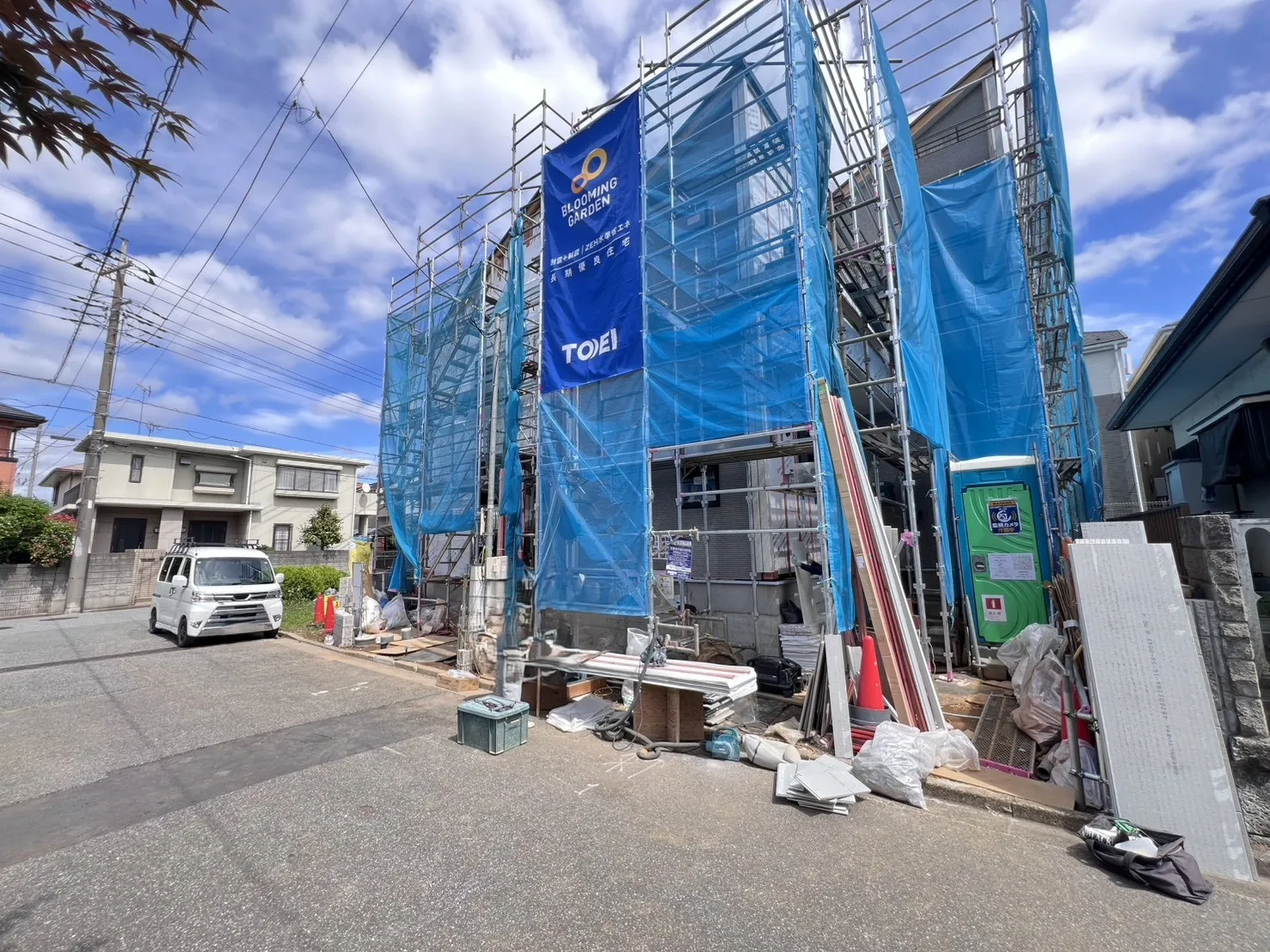 前面道路は5mの公道です