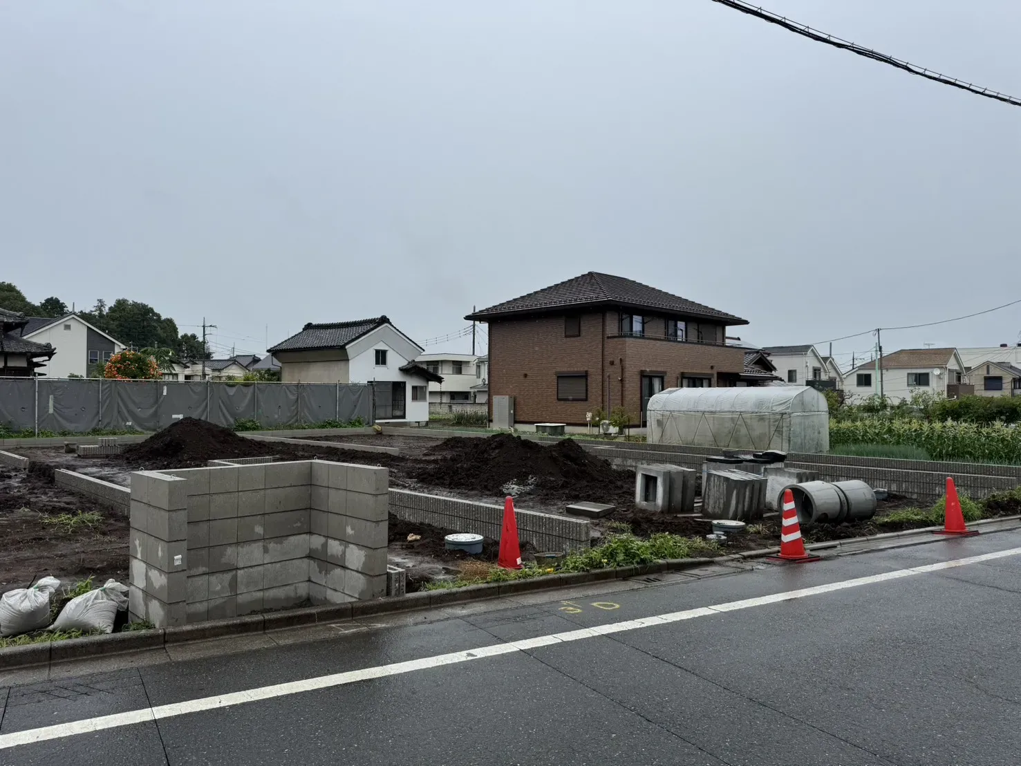 販売現地