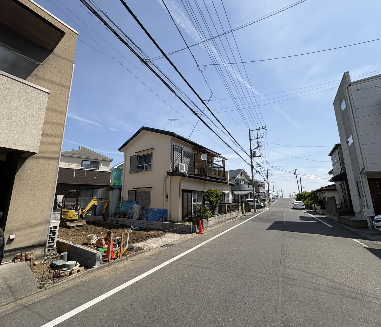 【外観写真】制震ダンパーを搭載した、地震に強い住まいです。地震の揺れを吸収し、建物へのダメージを軽減してくれる特徴があります。