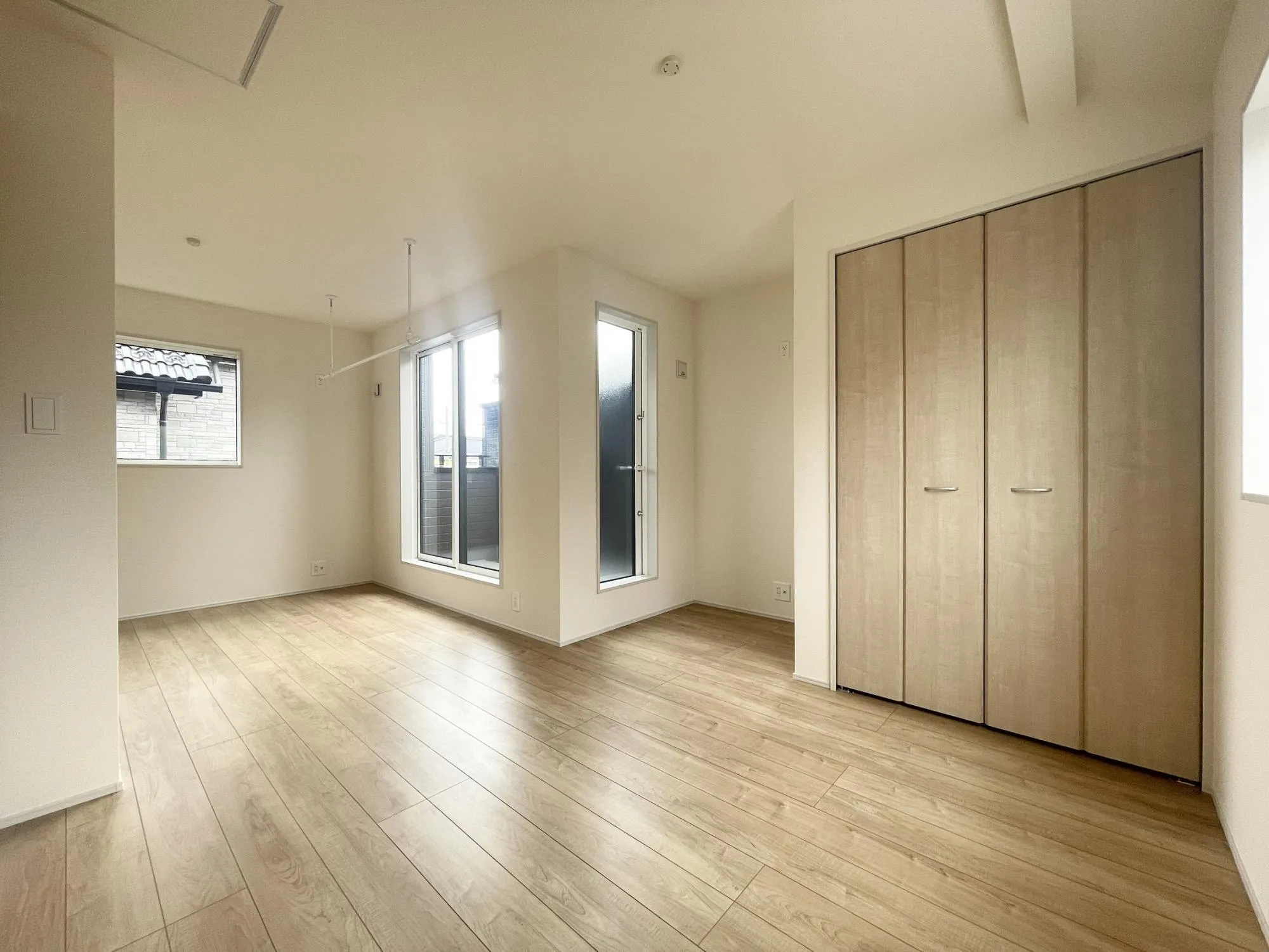 【洋室(10.25帖)】将来こども部屋として1部屋を2つの部屋にアレンジできるフレキシブルルーム(10.50帖)※将来2部屋として利用の場合、間仕切壁工事は有償となります!