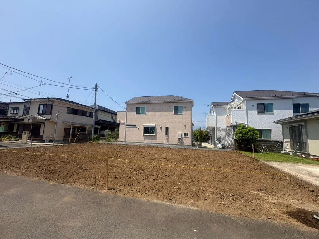周辺にあったら嬉しいコンビニエンスストアが徒歩7分の場所にございます。