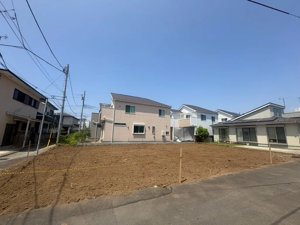徒歩圏内には生活に便利なスーパーなどの施設もございます。