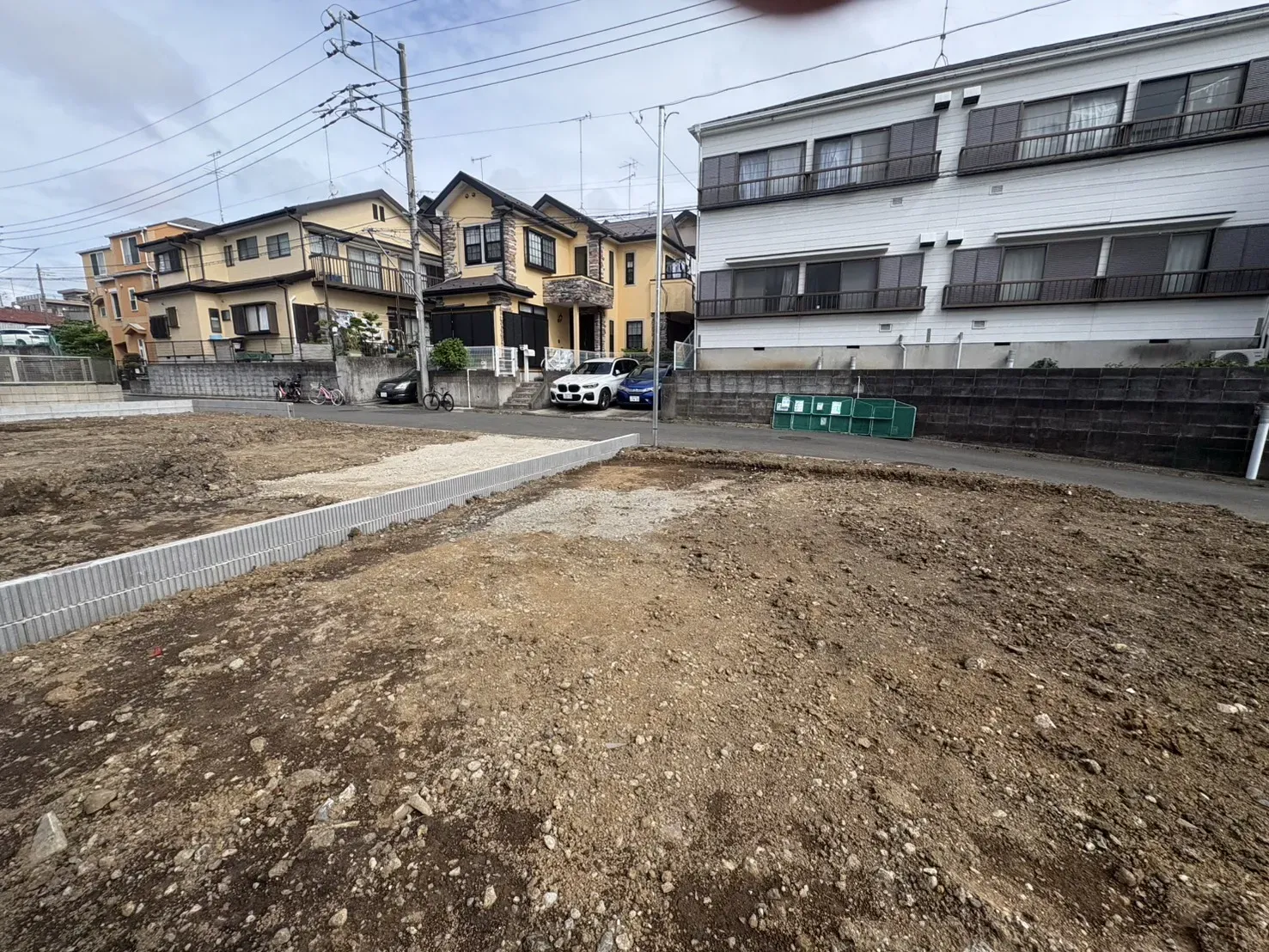 現場の担当が明確だからこそお客様の安心に繋がります。設計、施工、営業が協力しあい、最良のプランをご提供いたします。不要な中間マージンを抑える事でコストダウンに努めております。