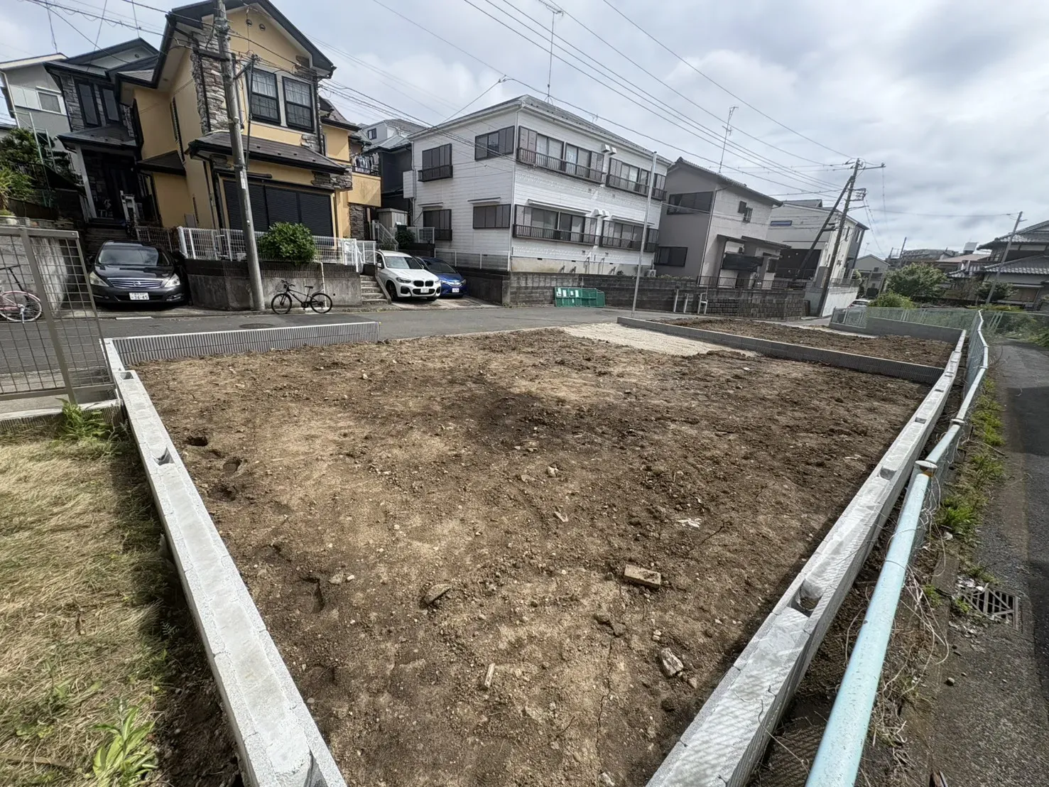 これから完成していく2号棟には上部吹き抜けを採用しており、開放感を感じていただける仕様となっております。