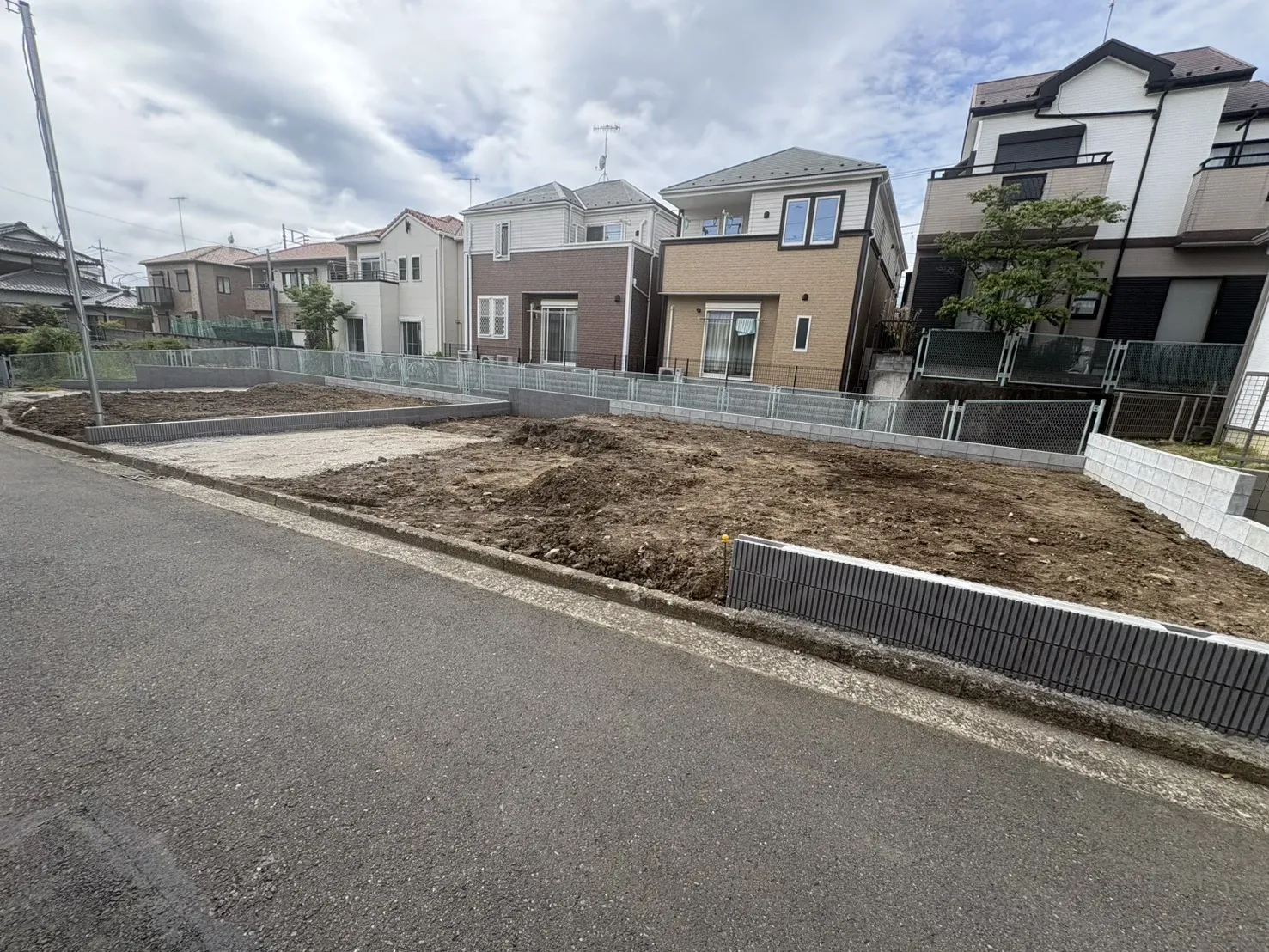 当社の物件は耐震等級3を獲得しております。また制震ダンパーを設置することにより繰り返す地震に強い構造となっております。