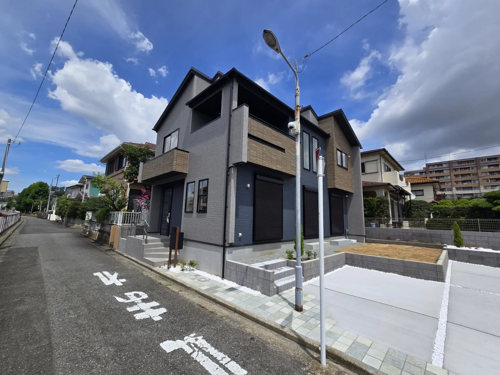 8月 外観写真
