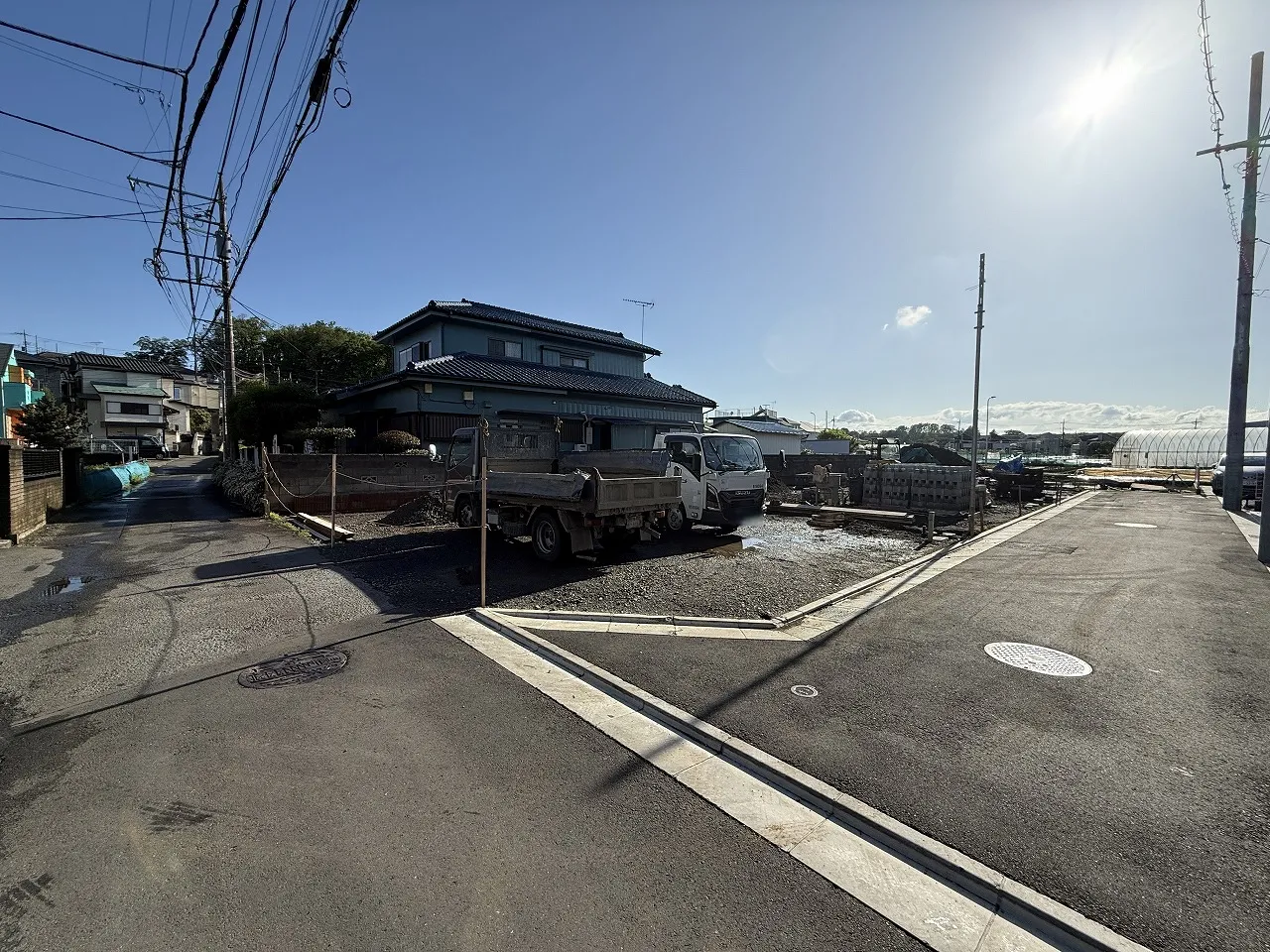 【前面道路含む現地写真】