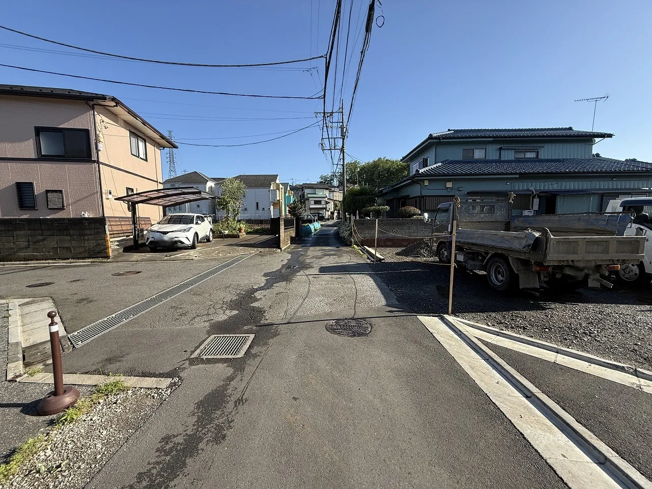 【前面道路含む現地写真】
