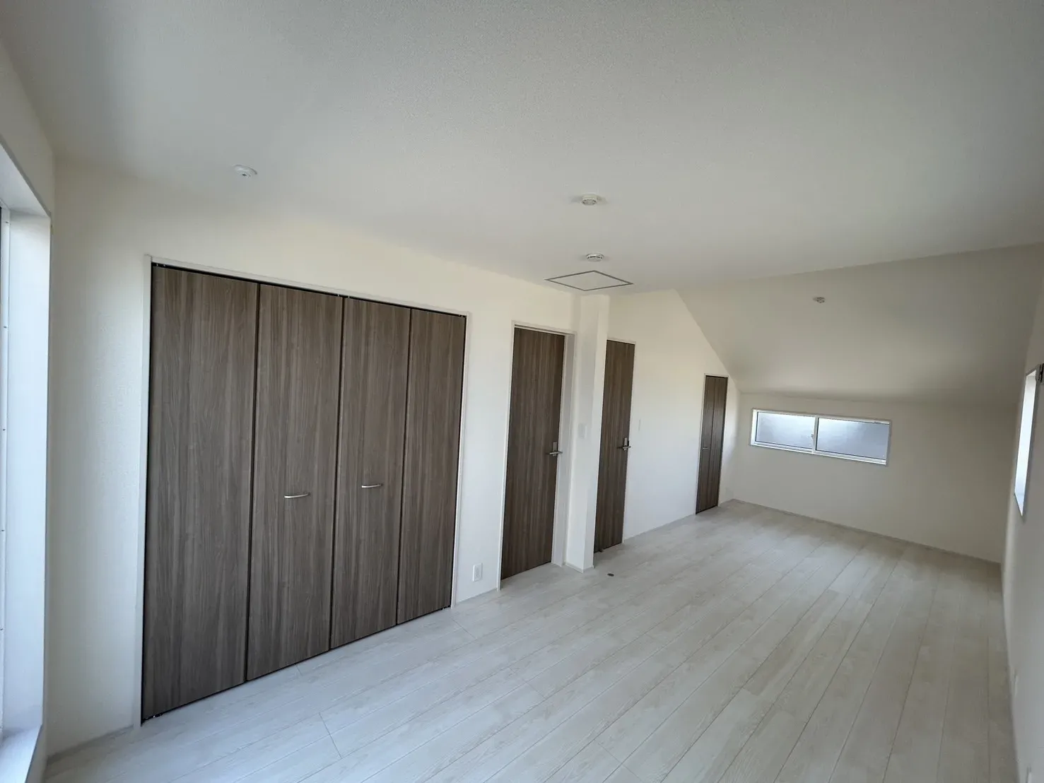 【⑧号棟11.25帖】2部屋に間取り変更が可能なフレキシブルルーム!(別途工事費要)