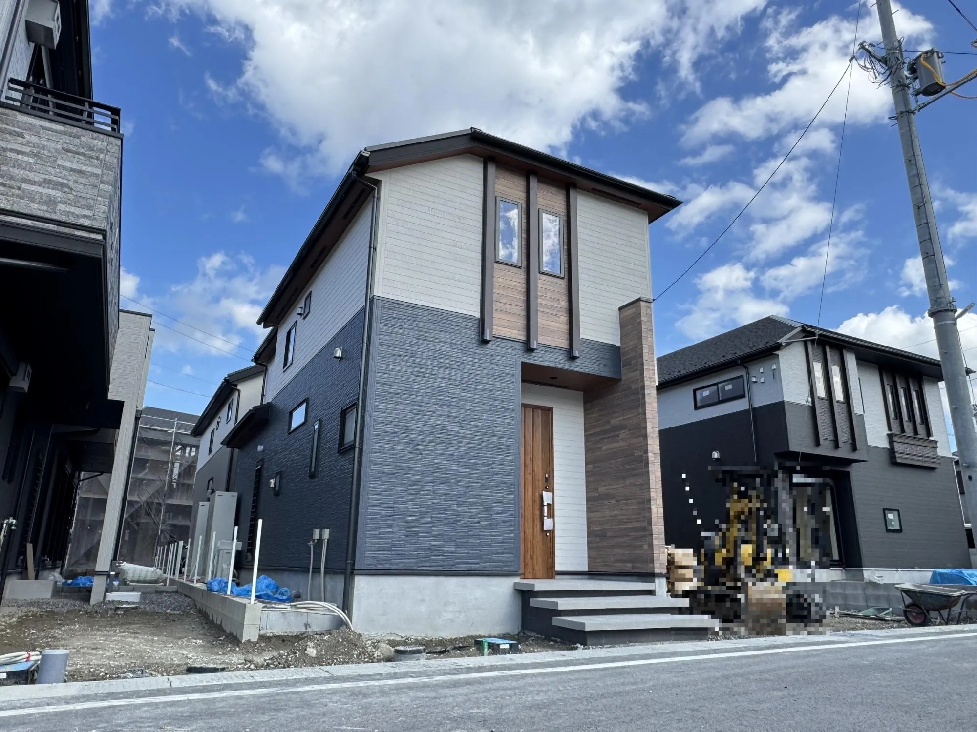 【⑬号棟外観】