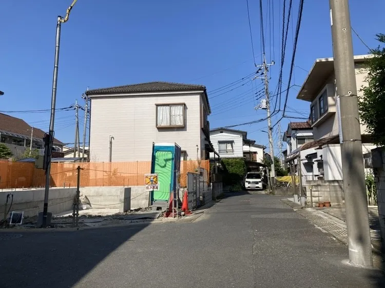 前面道路がしっかり確保されているため、お車の出入りもラクラクです☆